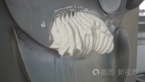 与专业机制作意式冰淇淋视频