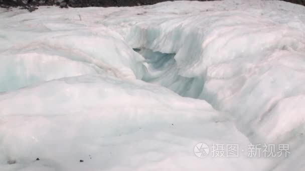 在新西兰的冷雪山冰川视频