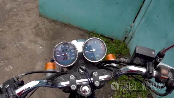 摩托车车速里程表的放大视频