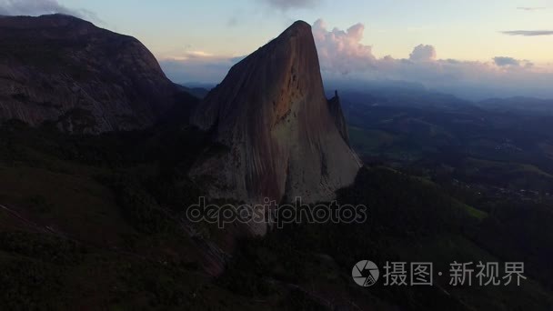 飞来飞去山景观视频