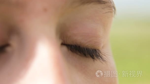 女人的眼睛特写视频