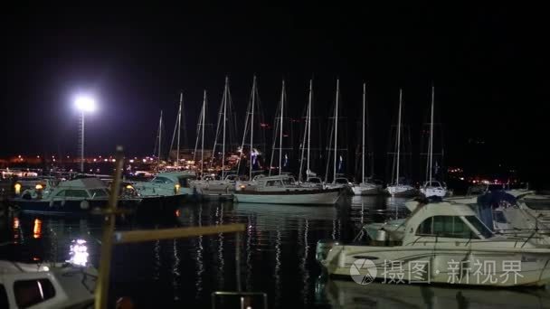 船停靠在晚上在布德瓦视频