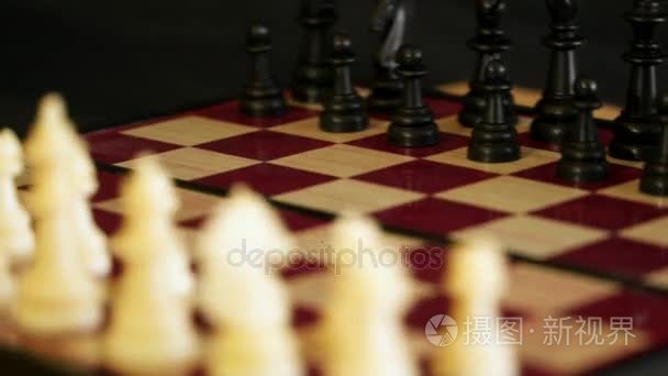 国际象棋棋盘上放置视频