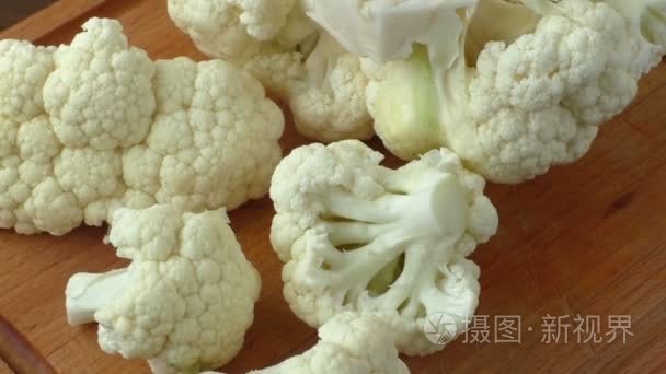 在砧板上菜花视频