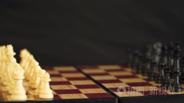 国际象棋棋盘上视频