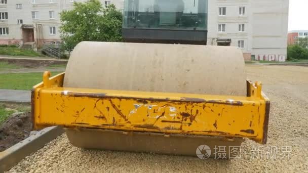 压实的砾石道路工程视频