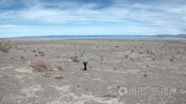 沙漠上的海洋在阿根廷海岸行视频