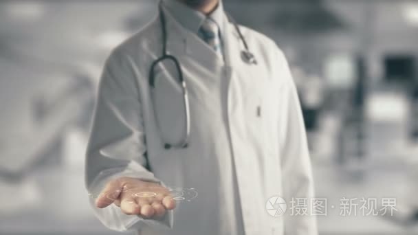 医生手拿医疗保健视频