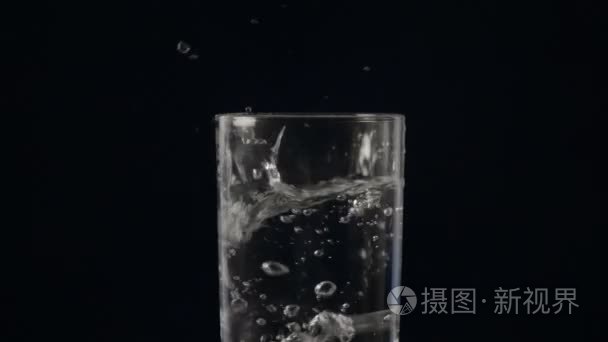 杯水和落冰多维数据集视频