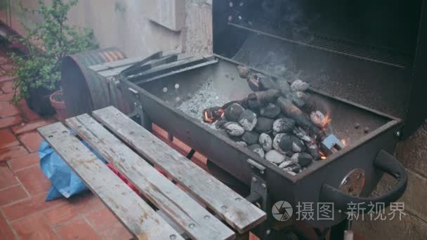 商业烧烤肉正在编写