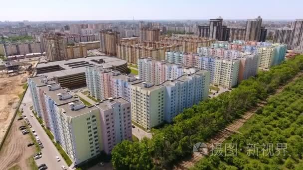 新建的住宅小区，在俄罗斯的城市 — — 沃罗涅日的鸟瞰图。俄罗斯。4 k