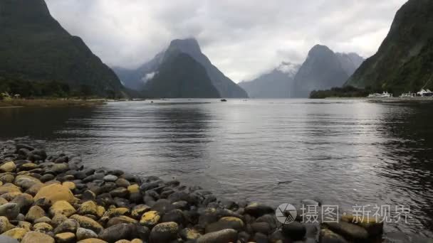 冠冕峰在米尔福德峡湾视频