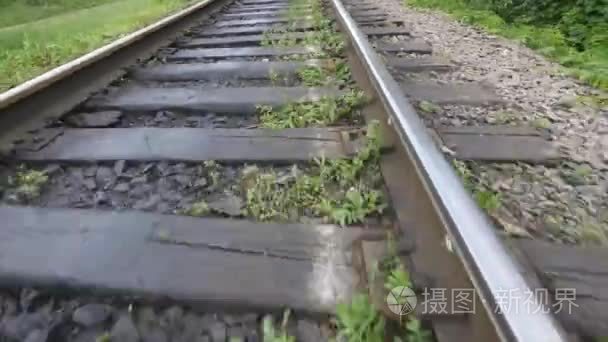 铁路轨道部分的关门视频