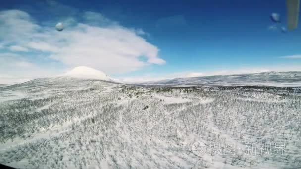冬季景观在瑞典的森林和山视频