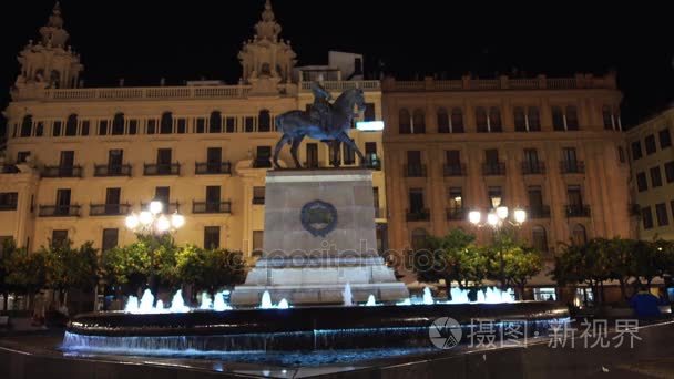 雕像广场 de las Tendillas 的科尔多瓦到伟大的队长。Tendillas 广场坐落在附近的老古罗马广场，附近街道的