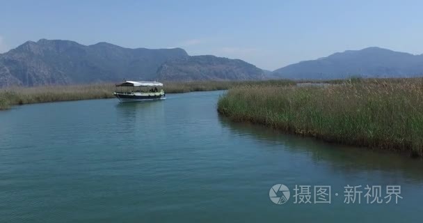 旅游船达尔扬河视频