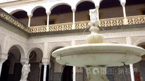 La Casa Pilatos （彼拉多房子） 是塞维利亚，西班牙永久居留的南纳塞利公爵，文艺复兴时期的意大利语和 Mudeja