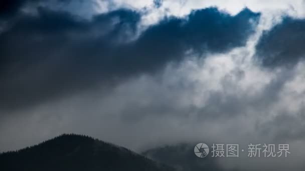 山色彩风景用云彩在天空时间流逝