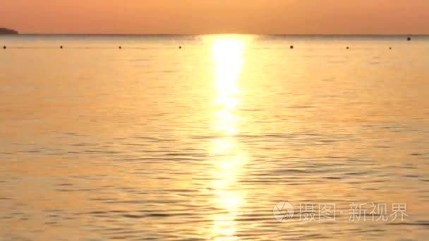 海上日出的反射波土耳其视频