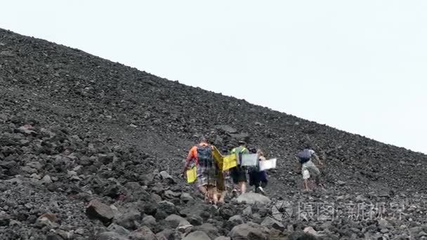 黑色火山雷山视频