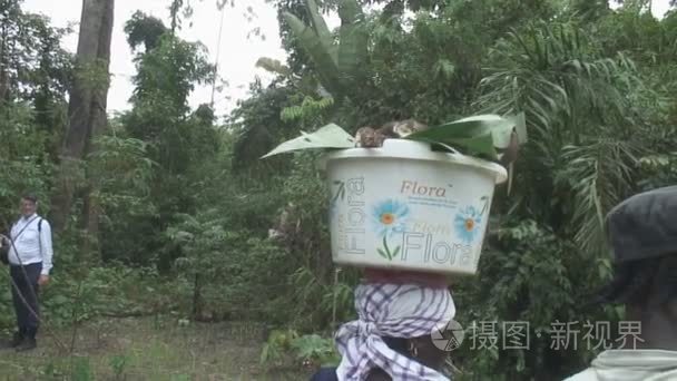 女人在做着洗在大酒店里约河视频