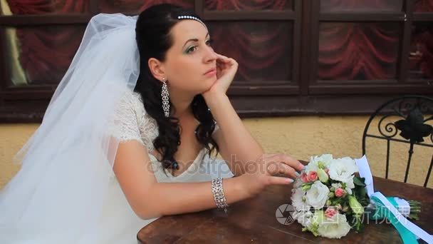 年轻漂亮的新娘合影照片会话视频