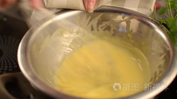 自制的蛋黄酱调味汁镜头视频