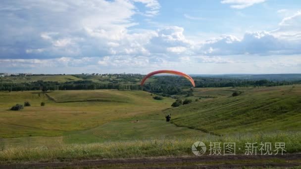 空气中人滑翔伞运动顺利视频