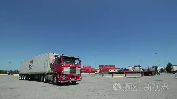 大红色卡车视频