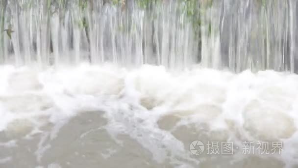 在自然界中的洪水水视频