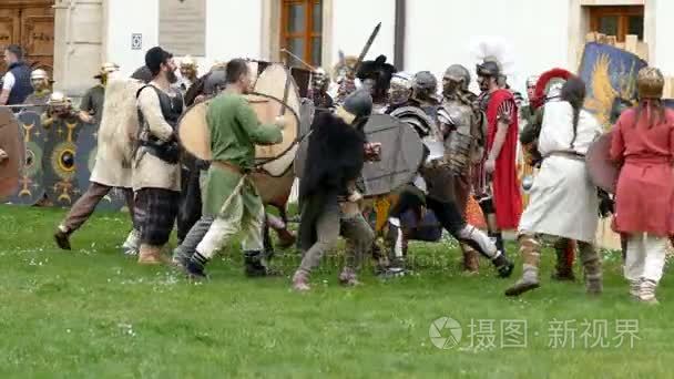 契和罗马士兵制作示范的战斗视频
