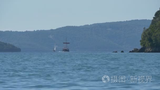 游艇和船舶附近的希腊群岛视频