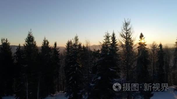 喀尔巴阡山区冬季日落视频