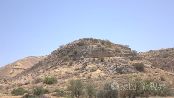 在以色列大型山背后湛蓝的天空视频