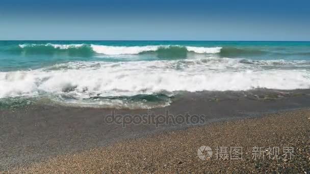 海浪在沙滩假日背景视频