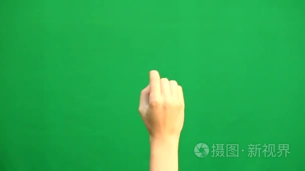 手势。触摸屏。女手中绿屏显示多点触摸手势