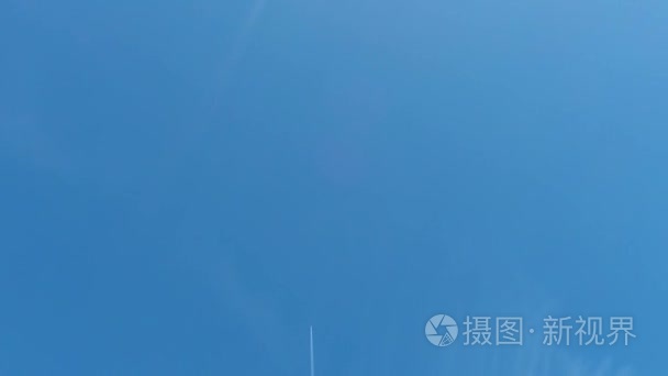 平面划分在两个天空视频