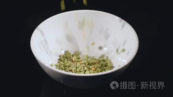 粒豌豆涌入板视频