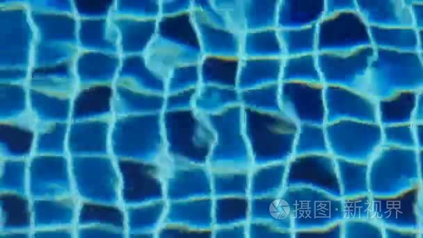 水波纹上蓝色彩色的马赛克瓷砖视频