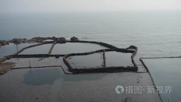 忽视鲍鱼池在海边视频