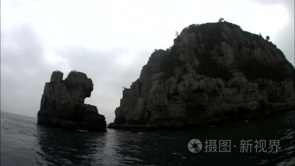 巨岩岛海景