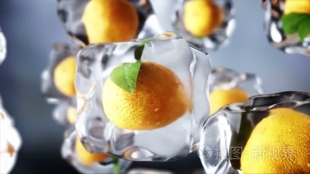 橘子在冰块中旋转。食物和广播的概念。现实的冰材料。4 k 动画