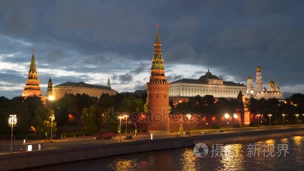 在夜里，在莫斯科克里姆林宫动云