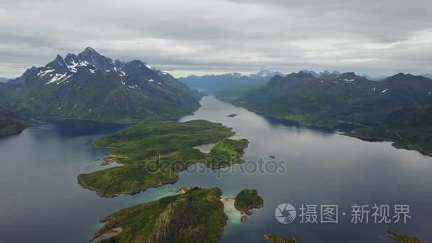 挪威海鸟瞰山景观视频