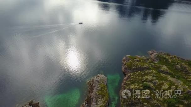 挪威海鸟瞰山景观视频