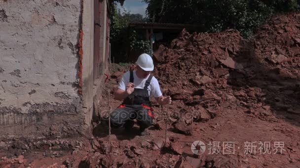 生成器谈话和固定地面水平视频