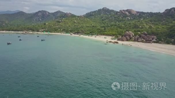 对海洋的海岸和沙滩海滩视频