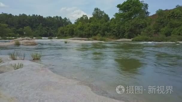 急流瀑布山河流水视频