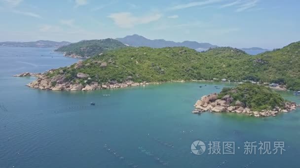 用石头对海洋丘陵半岛