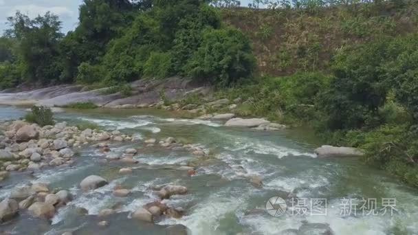 急流瀑布山河流水视频